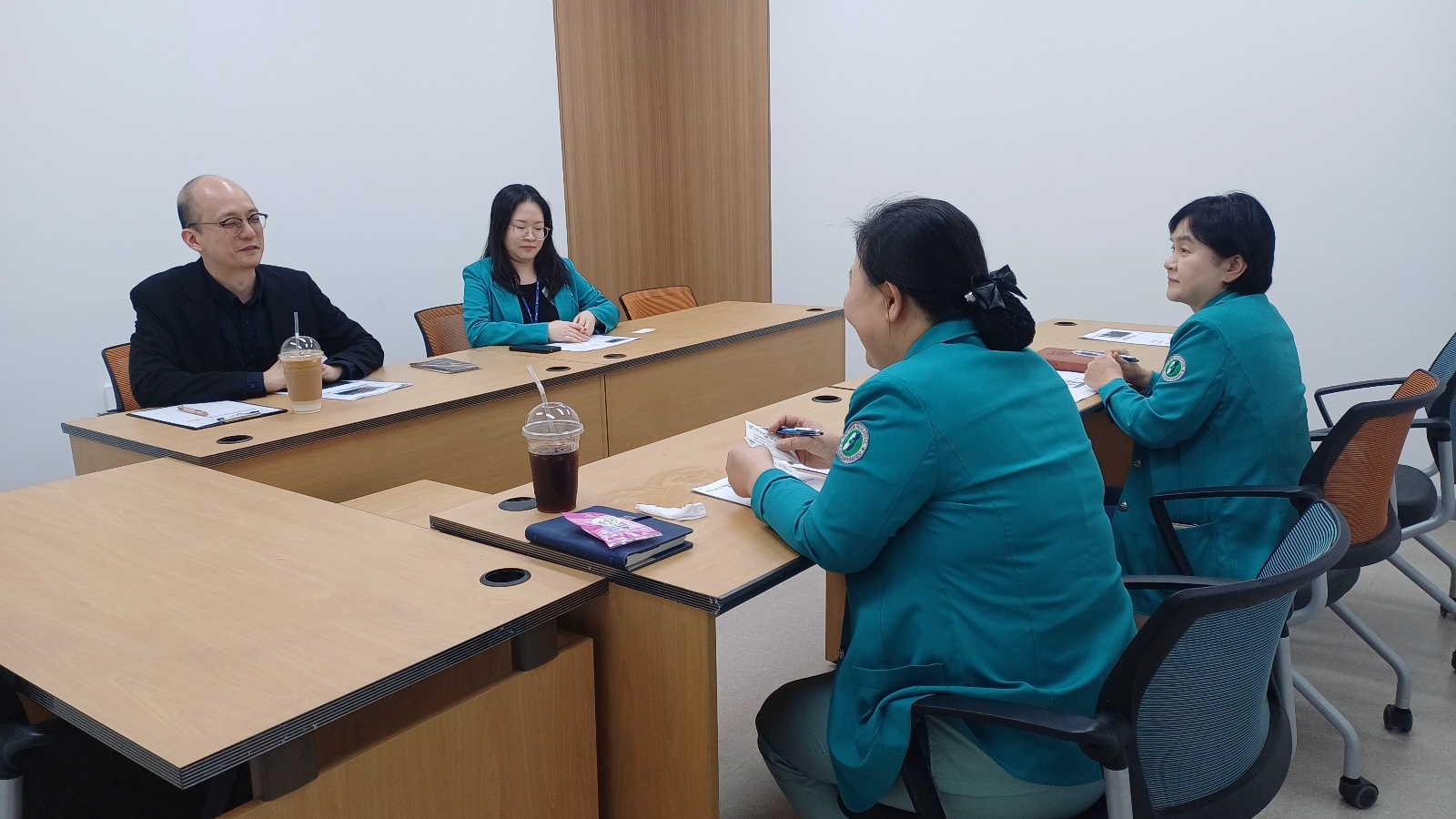 예지요양병원 실무자 방문 및 퇴원환자 지역사회 연계 사업 협력 논의(1).jpg